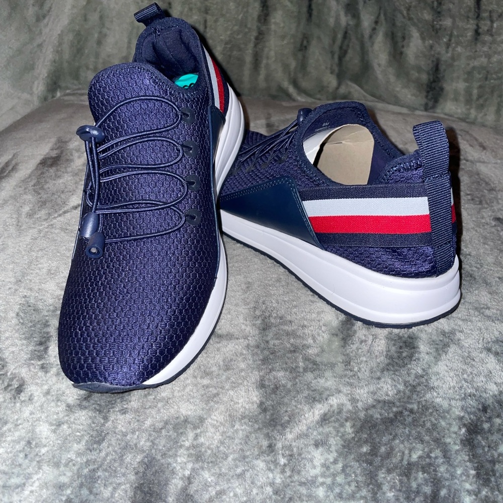 Women’s sneakers